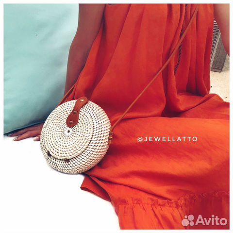 Летняя сумка из ротанга