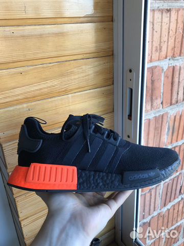 Оригинальные кроссовки Adidas Originals NMD R1 Оригинальные кроссовки Adidas Originals NMD R1
