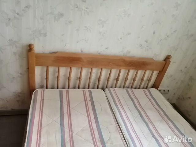Кровать с 2 матрасами Кровать с 2 матрасами