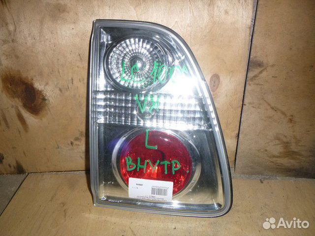 Фонарь задний внутренний левый toyota land cruiser