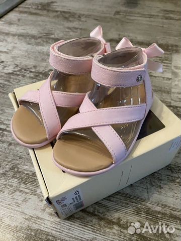 Новые босоножки Ugg 23,5 (15 см) оригинал Новые босоножки Ugg 23,5 (15 см) оригинал