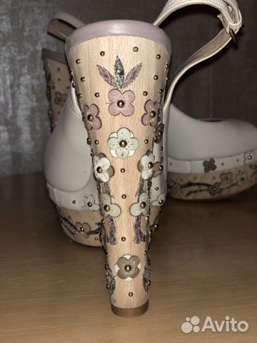 Босоножки valentino(оригинал) Босоножки valentino(оригинал)