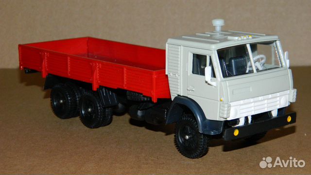 Камаз-53212 бортовой в боксе Арек Элекон 1/43 Камаз-53212 бортовой в боксе Арек Элекон 1/43