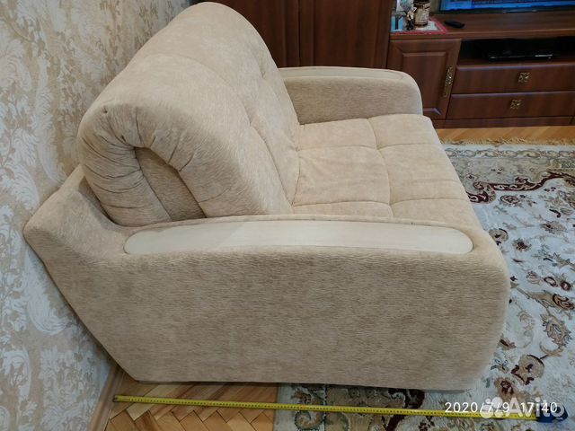 Диван с креслом