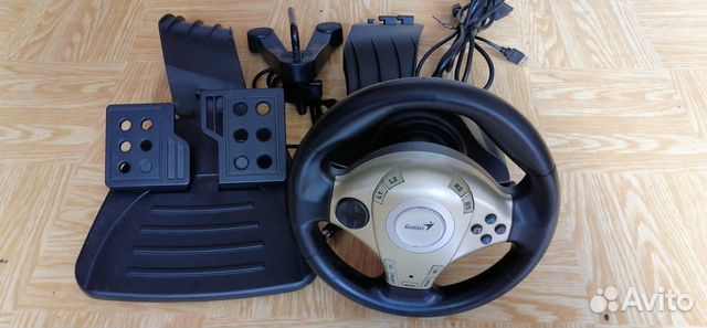 Игровой руль Genius TwinWheel F1 с педалями Игровой руль Genius TwinWheel F1 с педалями
