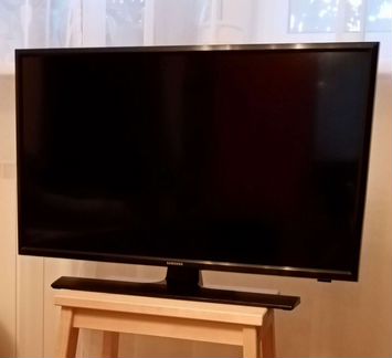 Телевизор Samsung T28E310EX