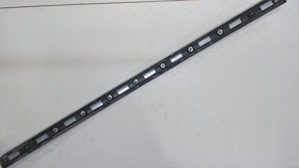 Молдинг (накладка кузовная), Крышки багажника лево