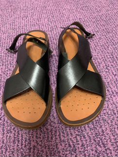 Кожаные босоножки Rose Corvina 38 размера