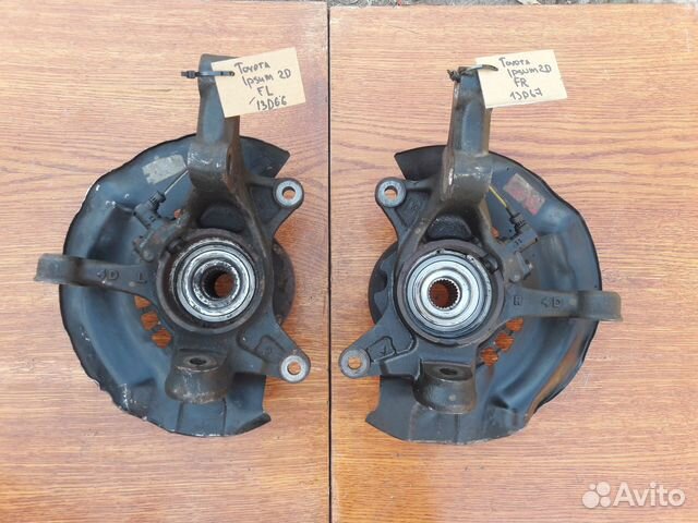 Поворотный кулак Toyota Ipsum 20