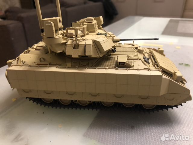 Модели танков, самолётов и др