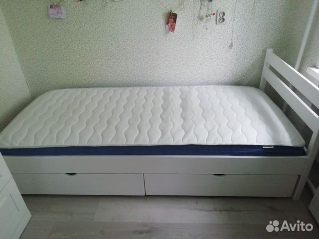 Подростковая кровать из дерева (массив)