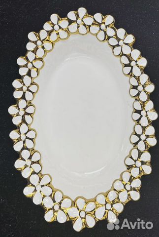 Блюдо фарфоровое 24*17 см