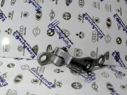 Петля двери передней правой верхняя Ford Focus II