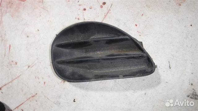 Решетка в бампер правая Toyota Yaris (XP90) 2005