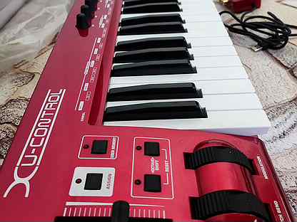 Midi-клавиатура Behringer UMX610