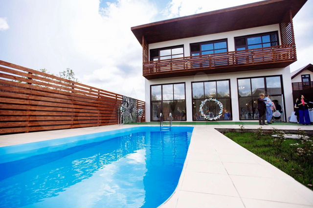 Дом 480 м² на участке 12 сот.