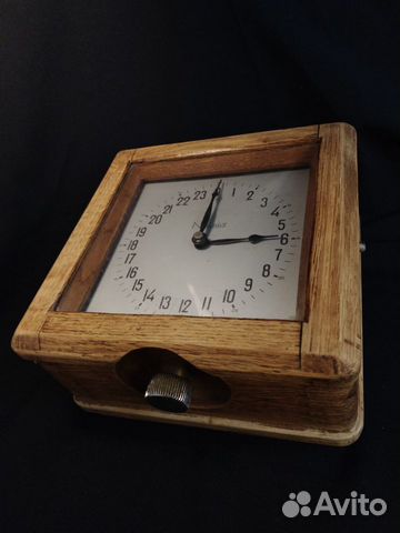 Часы корабельные, судовые