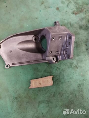 Кронштейн крепления катализатора volvo XC90 T35