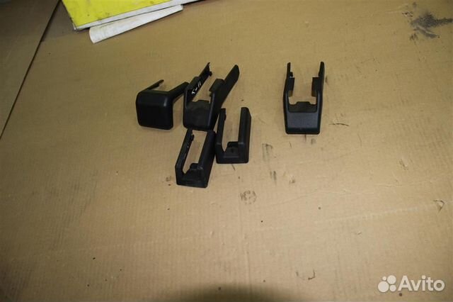 Накладка салазок сиденья Nissan Tiida C11 2007