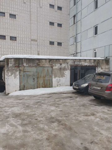 Гараж, > 30 м²