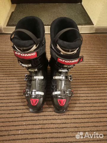 Горнолыжные ботинки atomic