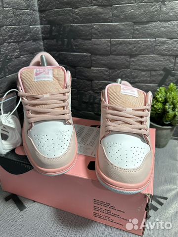 Кроссовки Nike Dunk SB low Pink Pigeon