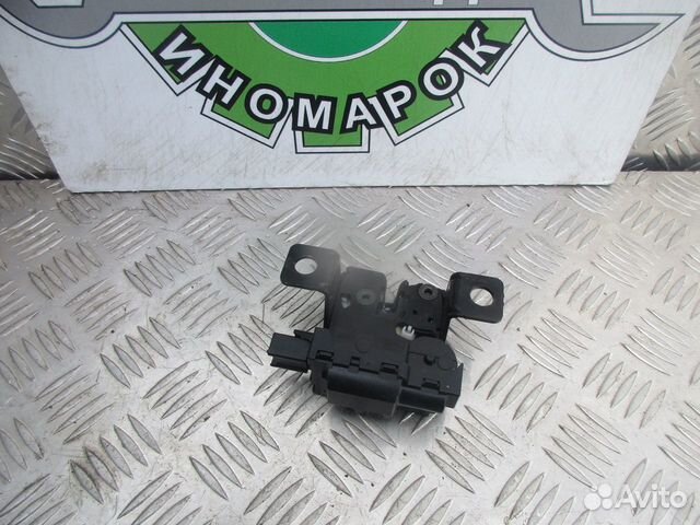 Форд Эскейп 2 Замок стекла багажника