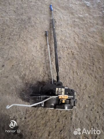 Замок двери передний правый Chevrolet Cruze J300