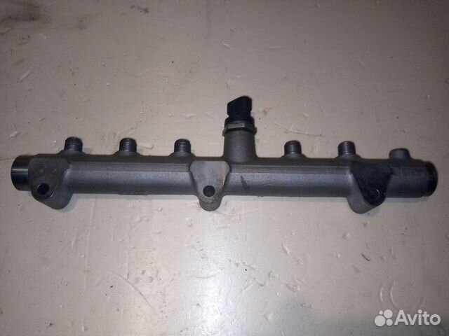 Рейка топливная с датчиком Hyundai Grand Starex H1