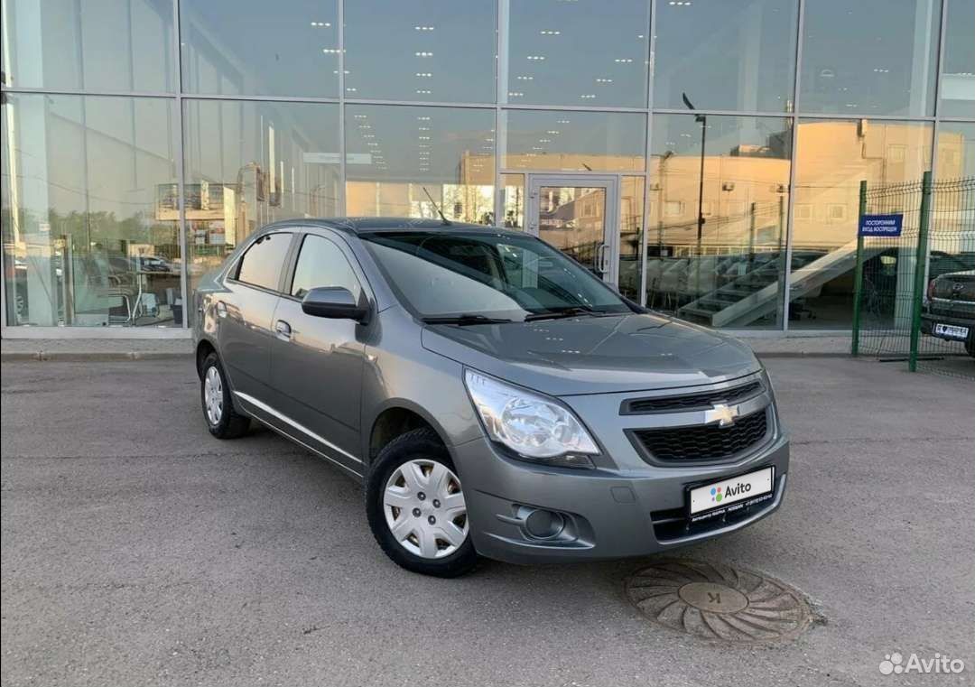 Chevrolet Cobalt серый