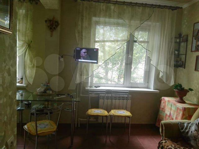4-к. квартира, 61 м², 2/5 эт.