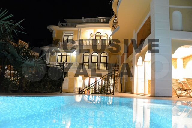 Дом 500 м² на участке 9 сот.