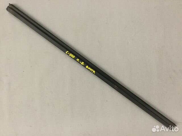 Накладка стекла переднего Митсубиси L200 (KB)