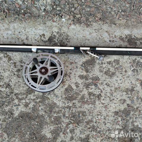 Спиннинг с катушкой