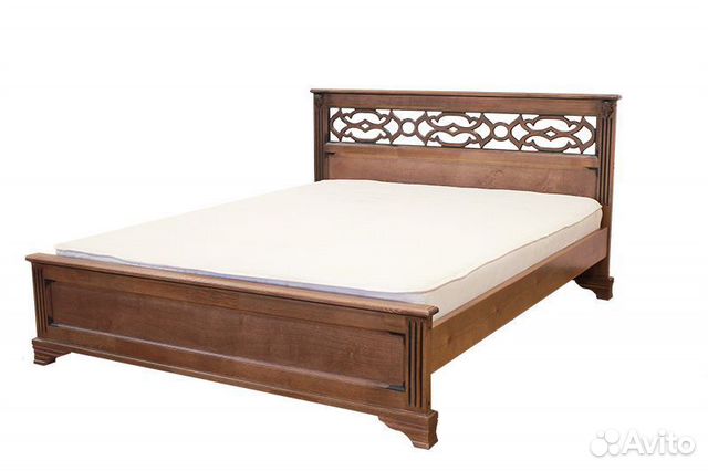 Кровать в комплекте из дерева