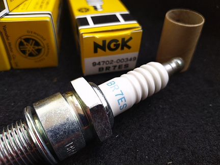 Оригинальная свеча зажигания Yamaha br7es