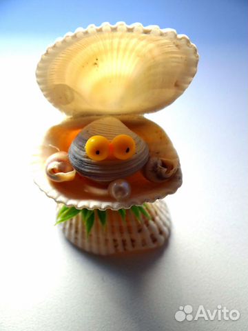 Крабик с жемчугом в ракушке