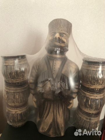 Кувшин для вина и других напитков с шестью бокалам