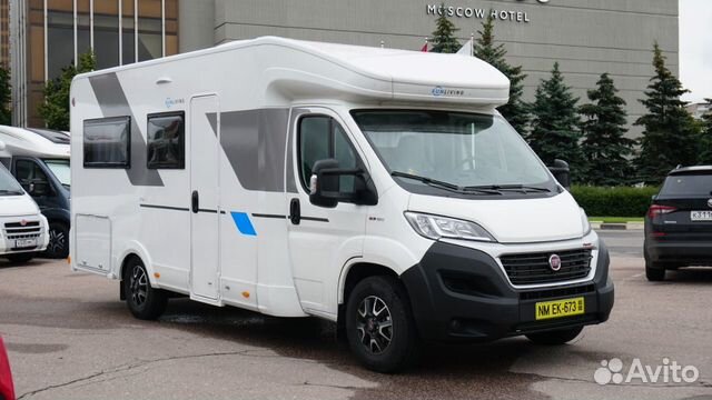 Полуинтегрированный Sun Living S70DF, 2020