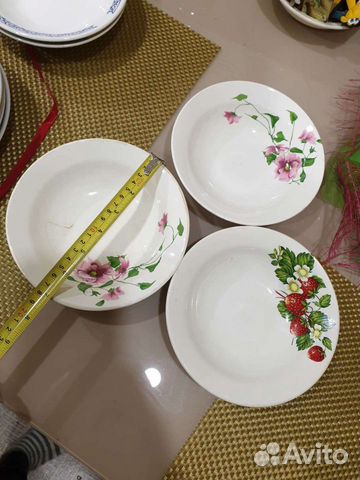 Столовая посуда тарелки