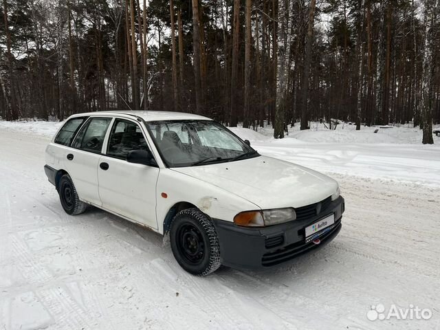 Мицубиси либеро 2000