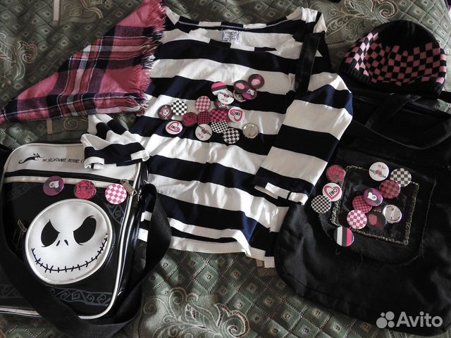 Эмо вещи 2007 неформальные, значки, сумки, шмот