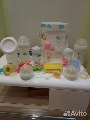 Бутылочки, молокоотсос ручной и всё для кормления
