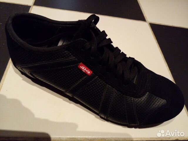 Levi's оригинал кроссовки нат. кожа 40 р