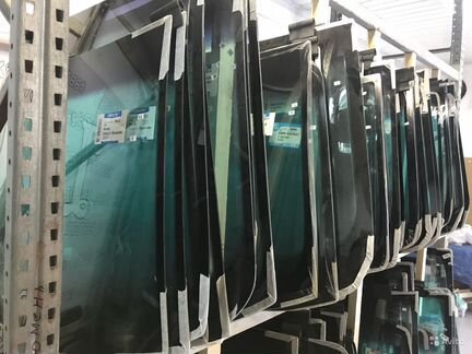 Заднее правое стекло LADA largus