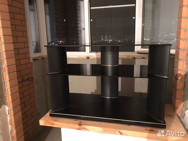 Столик под телевизор