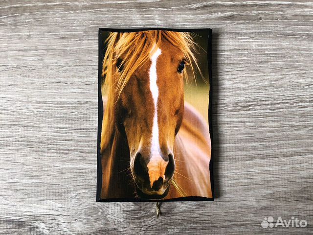 Репродукция на дереве (ключница)