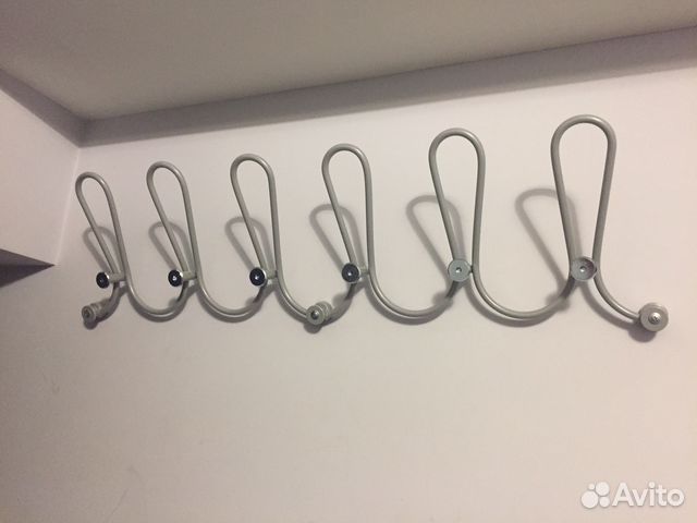 Настенная вешалка