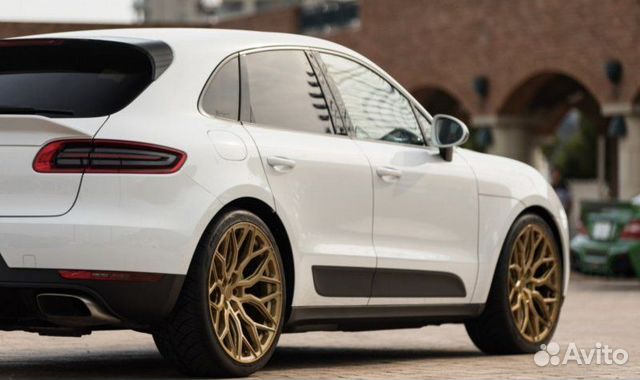 Кованые диски в стиле Vossen для Porsche Macan R22