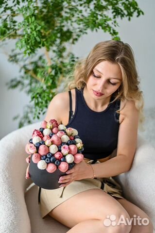 Букет с клубникой в шоколаде/ наборы / 8 марта